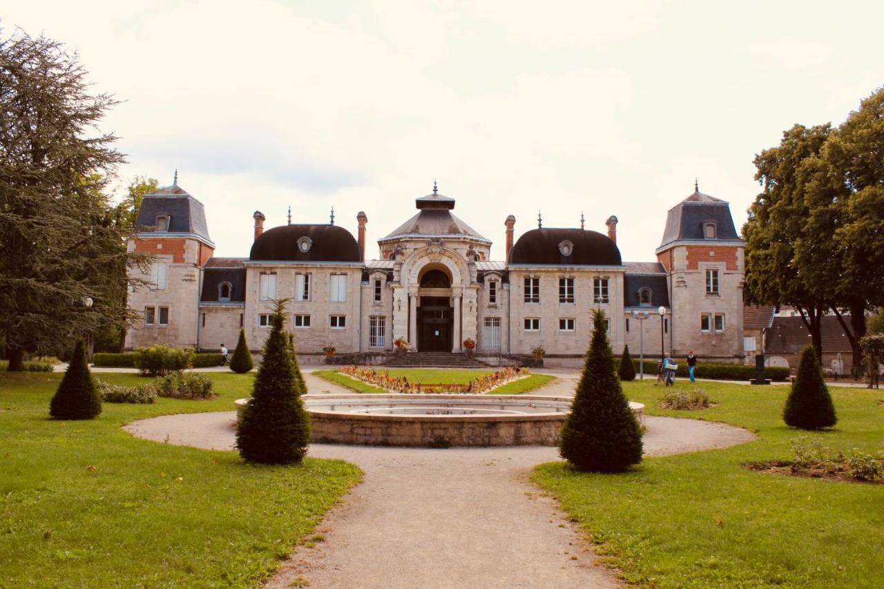 Suite Standing Au Coeur Du Jura Courbouzon  Exterior foto